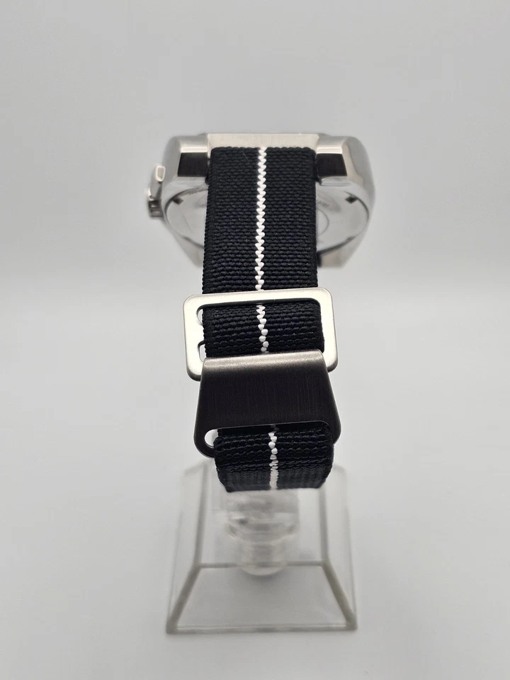 Reloj analógico Puma deportivo cronógrafo para hombre con correa francesa para en el nivel funciona Foto 4 de 4