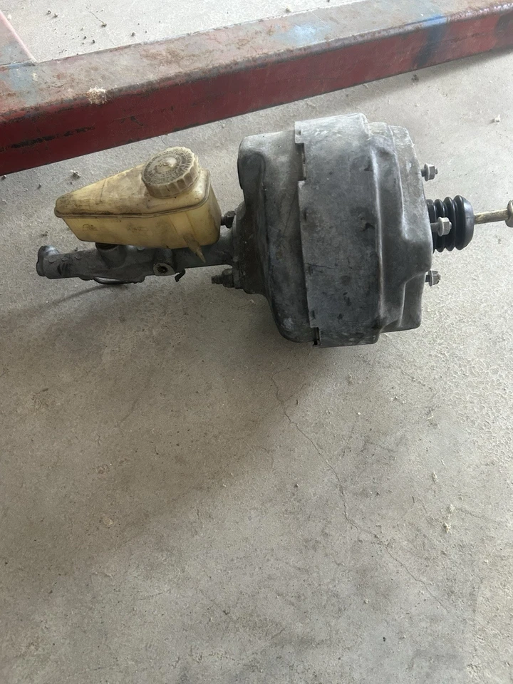 Amplificador de freno y cilindro maestro Volvo 240 75-93 OEM USADO Foto 3 de 4