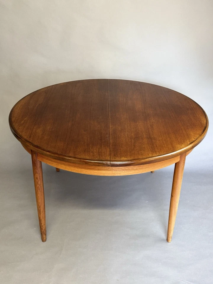 G plan Circular Extending Dining Table & 4 G plan Chairs Mid Century - Image 3 of 4