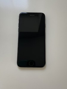 Apple iPhone 7 - 32 GB - Schwarz (entsperrt) A1778 (GSM)