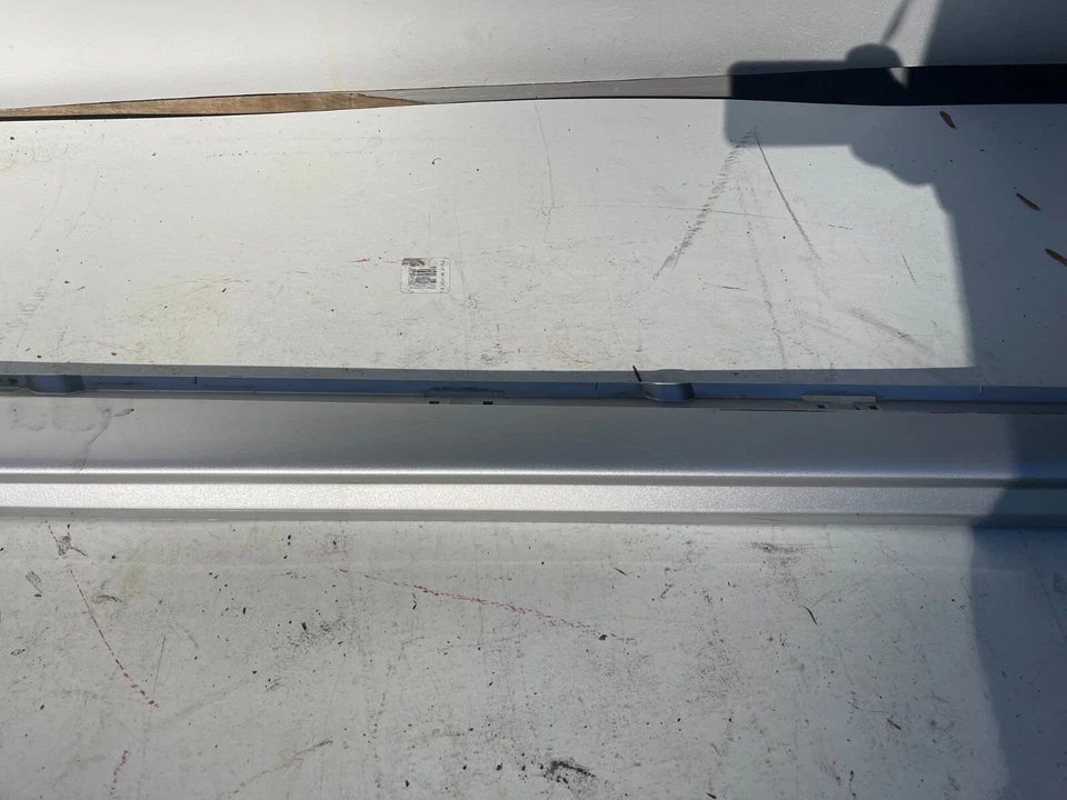 Moldura de panel basculante lateral izquierdo Cadillac Dts 2005-10 15239655 OEM Foto 3 de 4