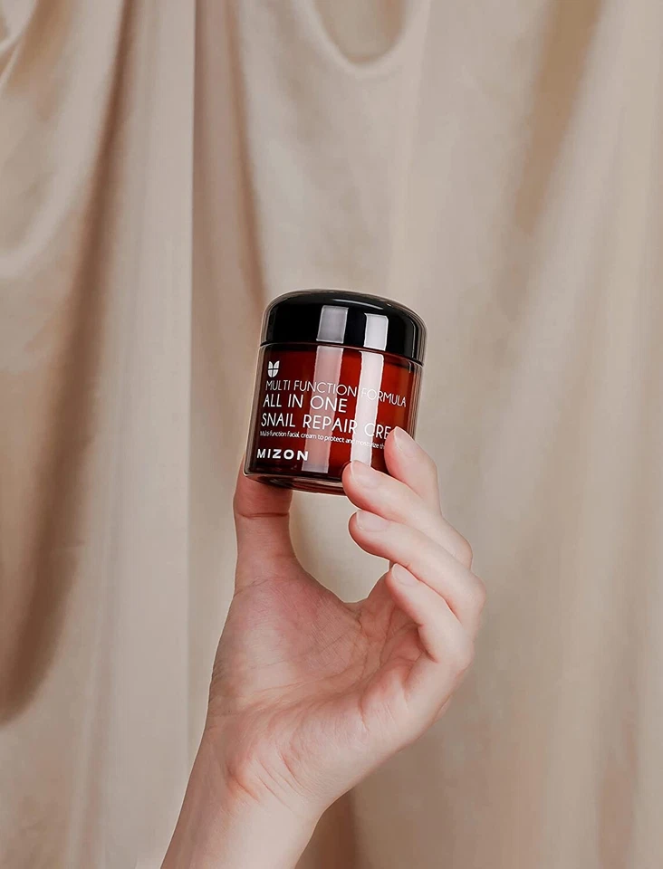 Crema reparadora de caracoles todo en uno MIZON - Cuidado de la piel coreano Foto 3 de 4