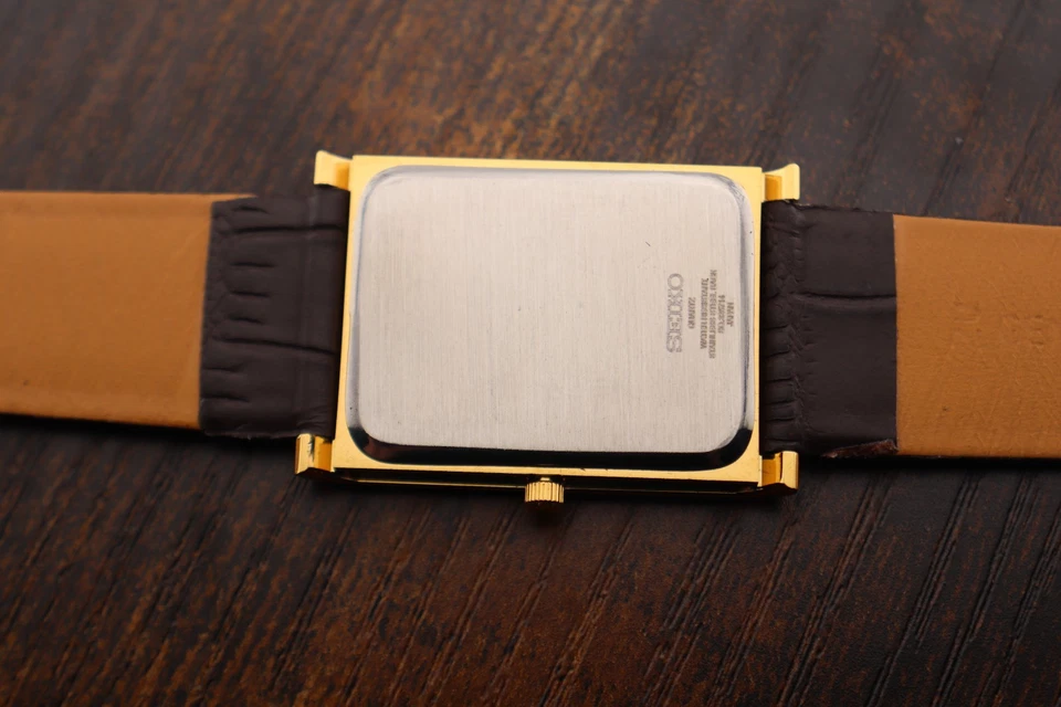 vintage Seiko Quartz Slim Tank Men Green Dial Dark Brown leather Dress Watch - Image 4 of 4