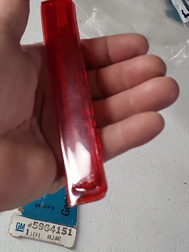 Chevrolet El Camino 1970-1972 NOS LÁMPARA TRASERA IZQUIERDA Lente GM PARTE # 5964151 Foto 4 de 4