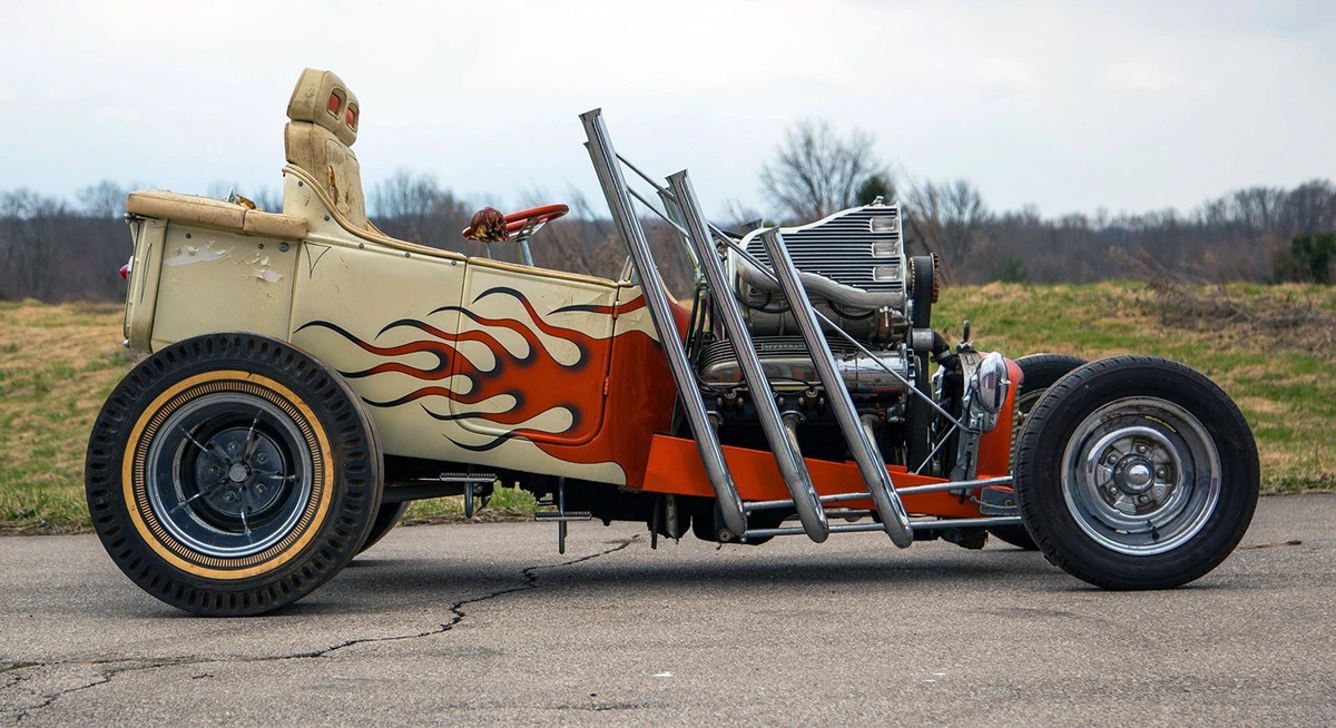 Kookie's Kookie's Kar, a T-Bucket, sold for $484,000.