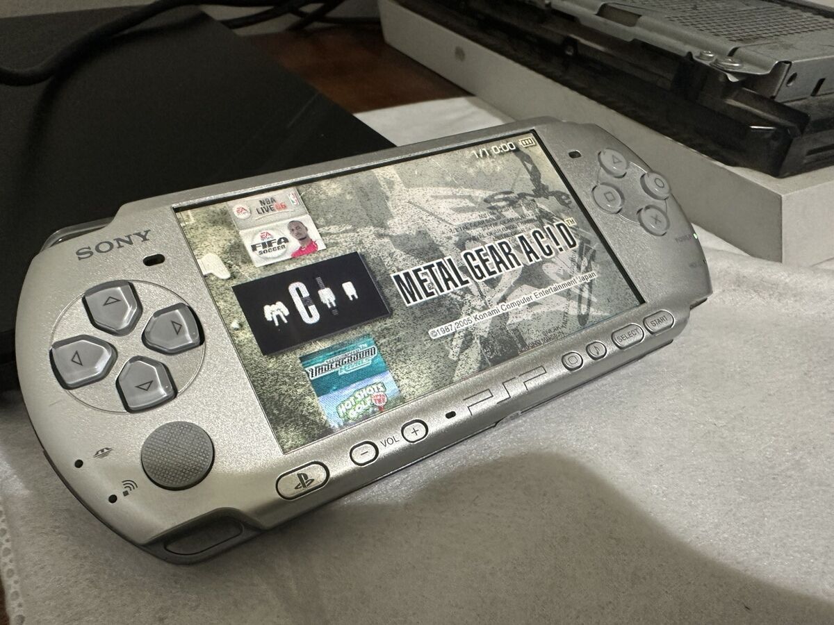 Sony PSP 3000 Kingdom Hearts: Birth By Sleep Limited Edition Sony PSP 3000 Kingdom Hearts: Birth By Sleep Limited Edition