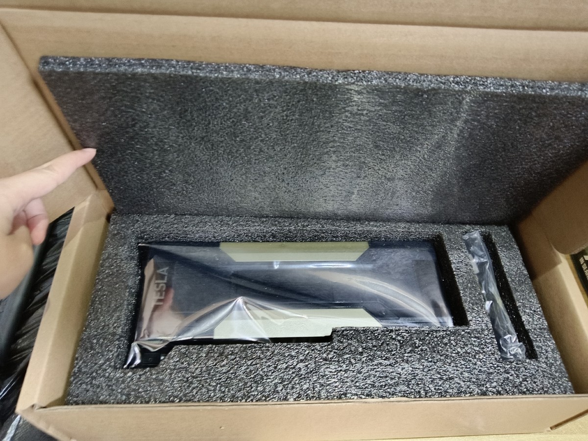 4pcs NVIDIA Tesla V100 16GB PCIE GPU CUDA SXM2 Computing 4pcs NVIDIA Tesla V100 16GB PCIE GPU CUDA SXM2 Computing