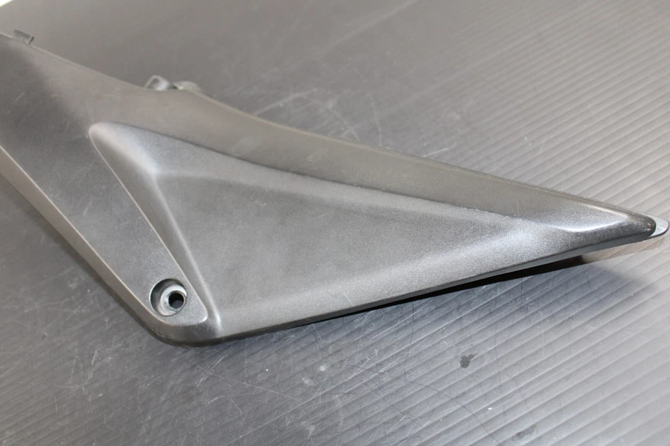 Honda CBR600RR 2006 carenado derecho del tanque de gasolina Foto 2 de 4