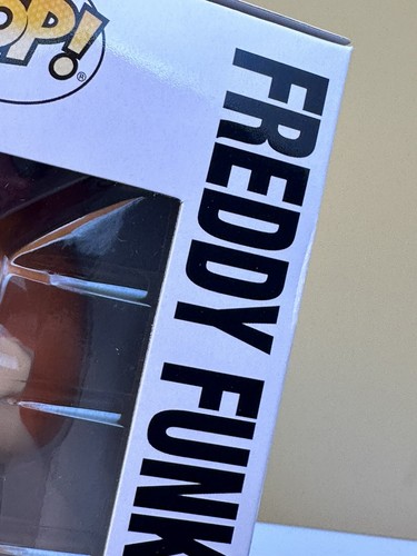 Freddy Funko As Captain America Metallic SE 2000 Funko POP! - Camp Fundays 2023 - Picture 13 of 24