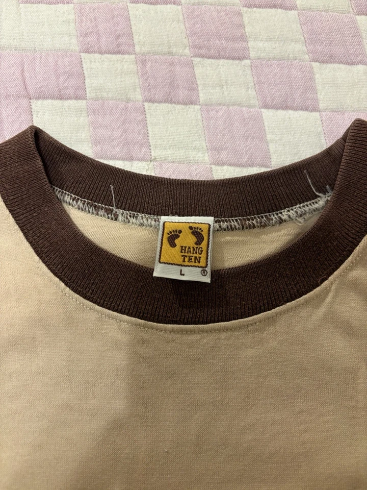 Camiseta Vintage Hang Ten Pocket Tamanho Grande Marrom/Laranja/Castanho - Imagem 2 de 4