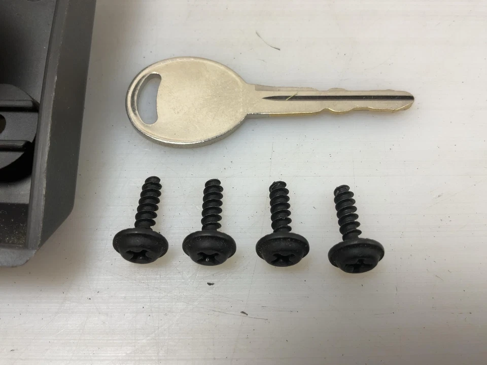 Pestillo de guantera Jeep TJ Wrangler OEM con llave ágata 2003 2004 2005 2006 008348 Foto 2 de 4