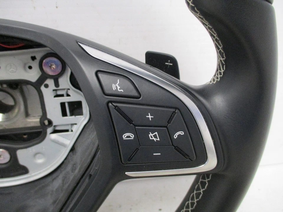 Volante Infiniti QX30 2018 com áudio e controle de cruzeiro fabricante de equipamento original - Imagem 4 de 4