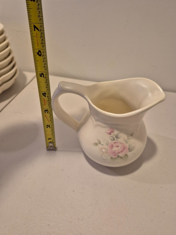 Vintage Pfaltzgraff tea rose small pitcher creamer 4.5" EUC