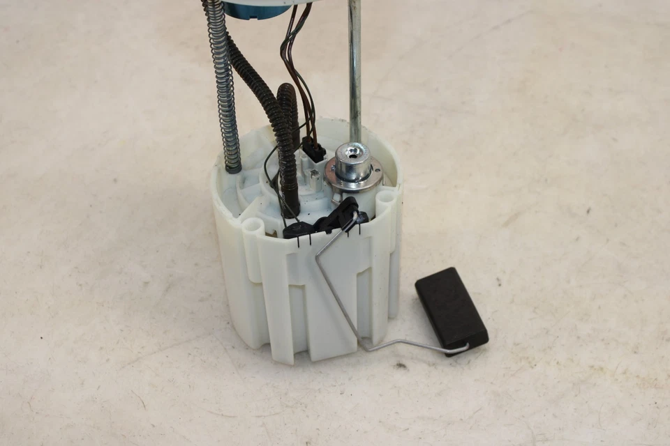 2008-2009 Pontiac Solstice GXP 2.0l Fuel Pump 15868349 OEM NA55 - Image 4 of 4