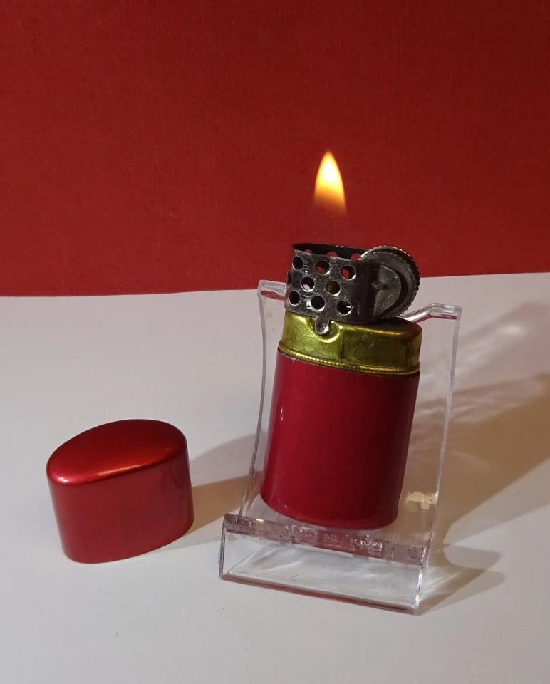Altes leichtes Sturmfeuerzeug Benzinfeuerzeug Aluminium Selten UNBENUTZT Brennt - Bild 1 von 1
