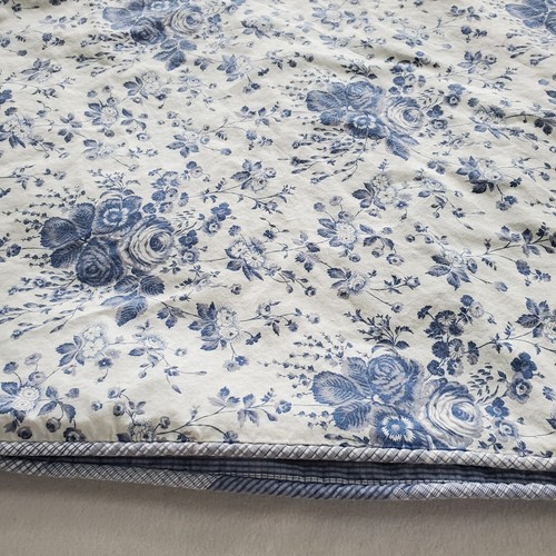 Vintage Tommy Hilfiger Duvet Cover, Floral Print, White And Blue. Queen... - Picture 3 of 18