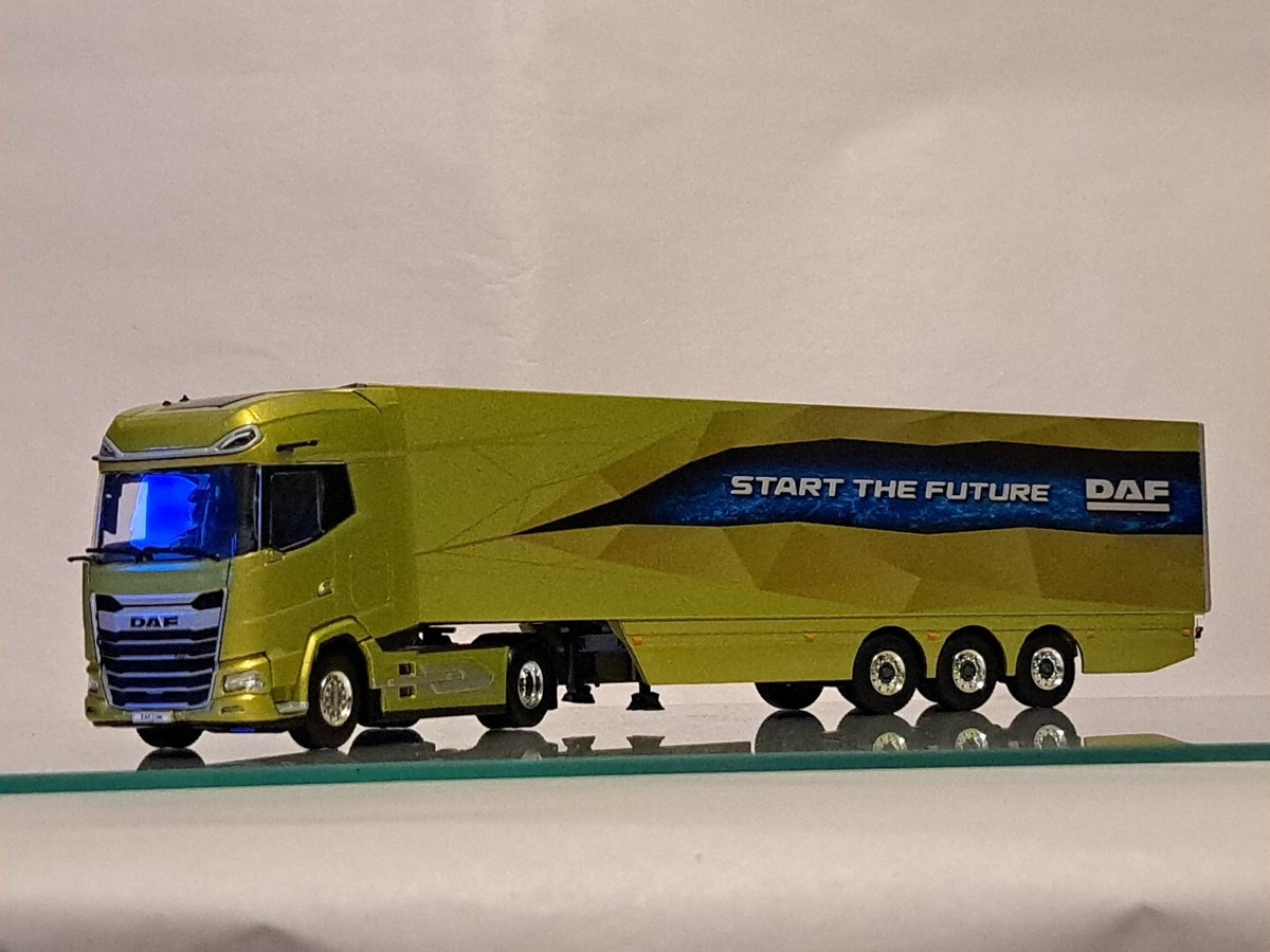 1:50 scale DAF XG 4X2 + box trailer3 axle lorry truck dealer 1:50 scale DAF XG 4X2 + box trailer3 axle lorry truck dealer