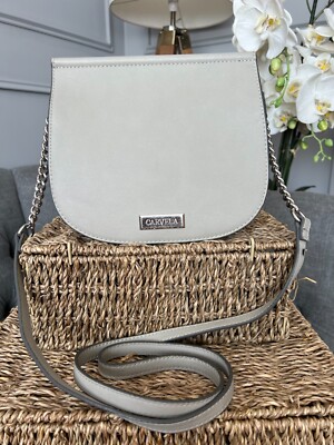 Carvela Umhängetasche grau Kunstleder kleine Schultertasche
