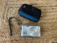 Nikon CoolPix S3300 Lens Shift VR 16MP Compact Camera Tested Works