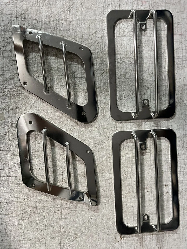 Rugged Ridge Euro-Style Turn Signal & Side Marker Guards for 97-06 Jeep 11142.02 - Image 2 of 4