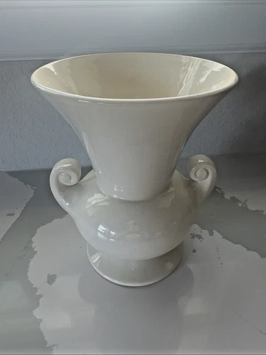 VINTAGE TRUMPET VASE, IVORY GLOSSY GLAZE, MARKED MC COY USA, 9-3/4" TALL, EUC