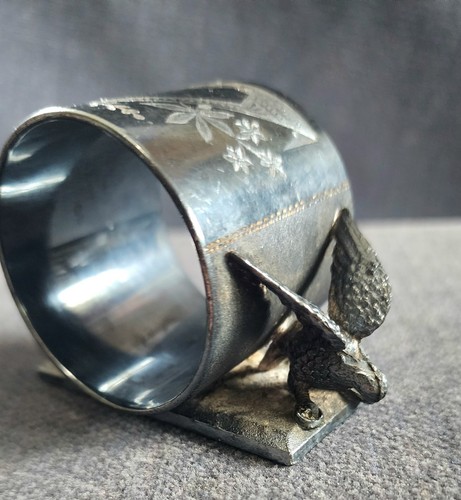 Victorian Antique Meriden Britannia Co. Silver Plate Napkin Ring Eagles 146 USA - Picture 3 of 4