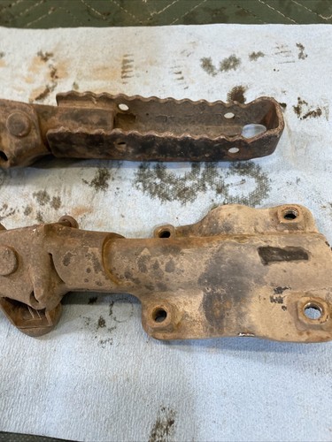 1984 Honda ATC 200 S foot pegs foot rests 219 - Picture 8 of 11