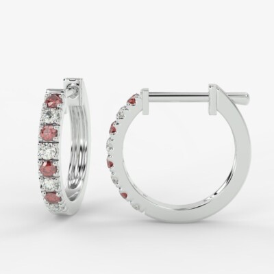 Natürlicher Rubin & runder Schliff Diamant 0,30 Karat Ohrringe in Weißgold