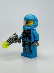 LEGO&reg; Alien Conquest ADU Soldier 1 Minifigure w/ Blaster 7050 &ndash; Used Excellent