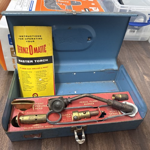 VTG Bernzomatic Torch Kit Blue Metal Carrying Case w/Sparker & Tips