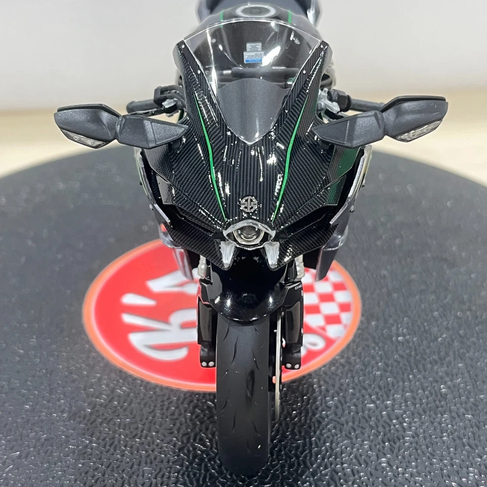 Tamiya 1/12 Kawasaki H2 Carbon Black Finished Masterwork Collection 21169 - Image 3 of 4