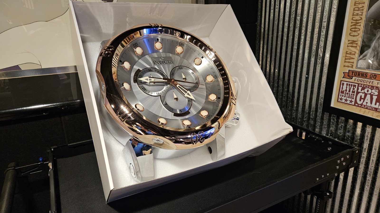 Invicta Venom 19" Quart Silver Tone Dial Rose Gold Bezel Wall Clock Item# 33773