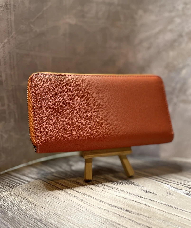 Bolso sin asas Tory Burch Charlie Saffiano cuero naranja cremallera continental Foto 4 de 4