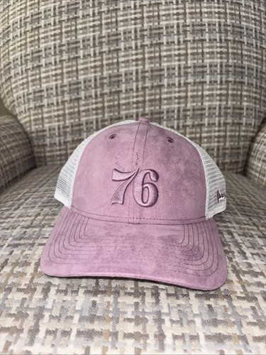 New Era Philadelphia 76ers 9FORTY TRUCKER WILDLEDER WOMAN GIRLS LADY VERSTELLBARE MÜTZE - Bild 2 von 10