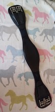 Anatomically Shaped English Leather Girth. Black. In Excellent Condition.