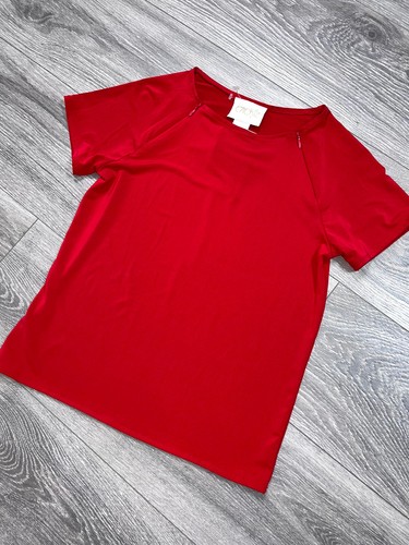 Blusa Cache De Colección Roja Manga Corta Jersey Tejido Elástico Top Detalle Cremallera y2k M Nueva - Imagen 8 de 9