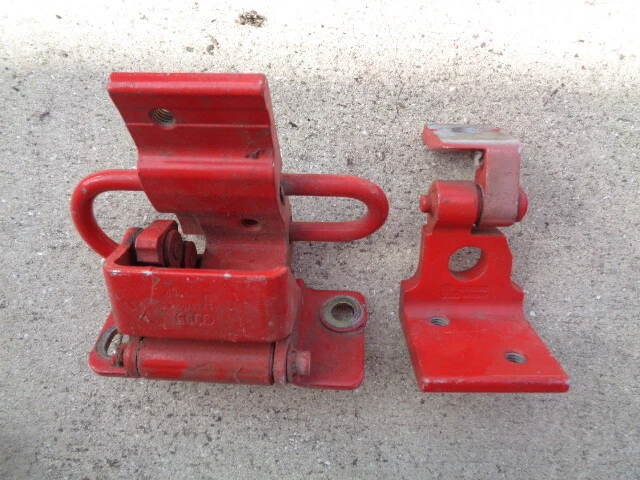 AUDI A4 1997 juego de bisagras de puerta trasera superior e inferior derecha lado del pasajero - rojo OEM Foto 2 de 3