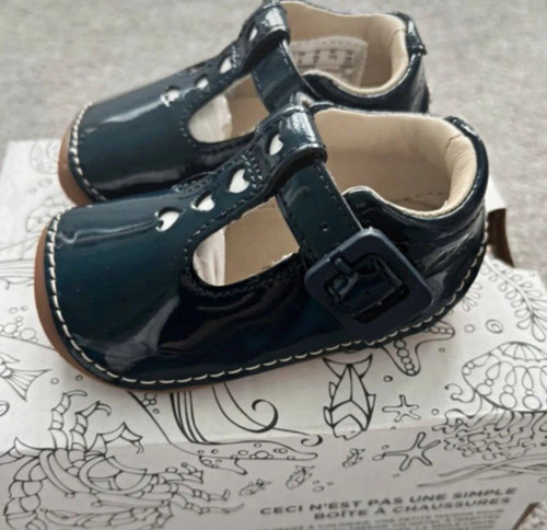 Clarks Tiny Beat First Shoes Girls Navy Patent Leather - UK 5.5G EU 22 - BNIB