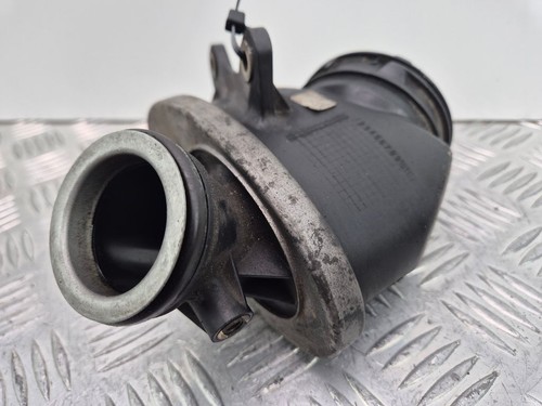 Mercedes C200 CDI W204 Luftansaugkanal-Teil A6460981007 OM646 PFF13574