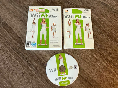 NINTENDO WII VIDEO GAME WII FIT PLUS COMPLETE IN BOX