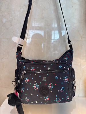 NWT Kipling Women's Gabbie handbag Crossbody in Black flower