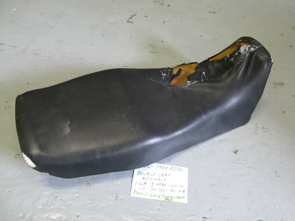 Сиденье Yamaha 1986 - 1988 RZ350 1UA-24730-00-00 / 1UA-24730-01-00 - Изображение 3 из 4
