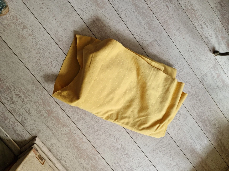 tissu vintage ameublement jaune or a motif "tiret" 1,50 m x 3,50 m ideal siege - Photo 3/4