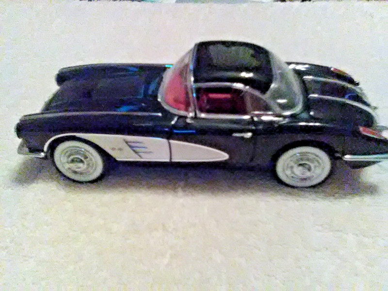 Franklin Mint 1958 Corvette 1:24 Die-Cast replica  NO BOX / With DOCS 50% OFF