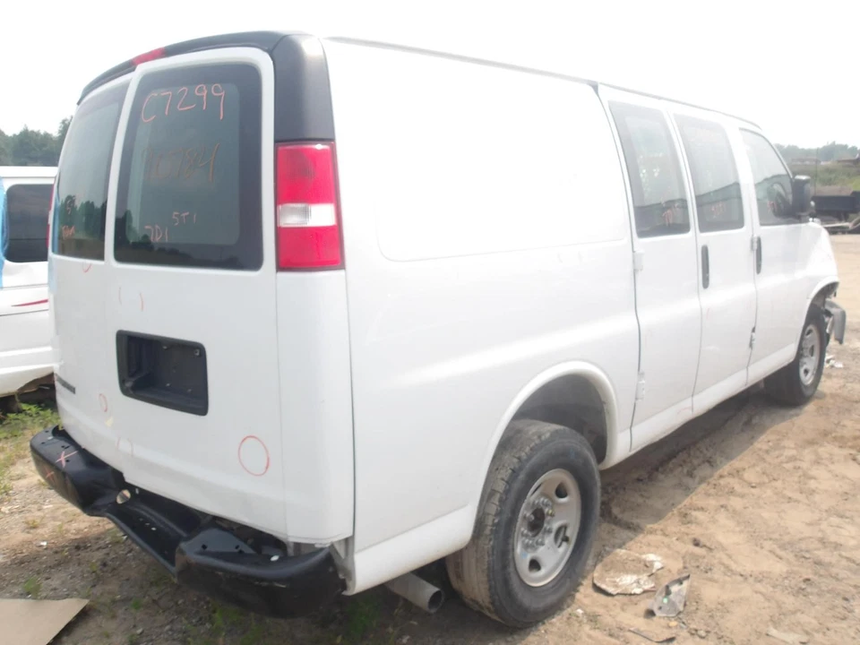 Used Rear Axle Assembly Rear fits: 2020 Chevrolet Express 3500 van Rear Grade B - Image 4 of 4