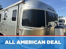 2018 Airstream Classic 33FBQ