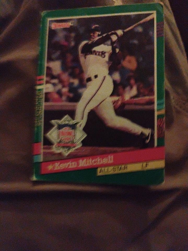 1991 Donruss - Kevin Mitchell #438 3 Yellow Stripes on Right Border - Image 2 of 4
