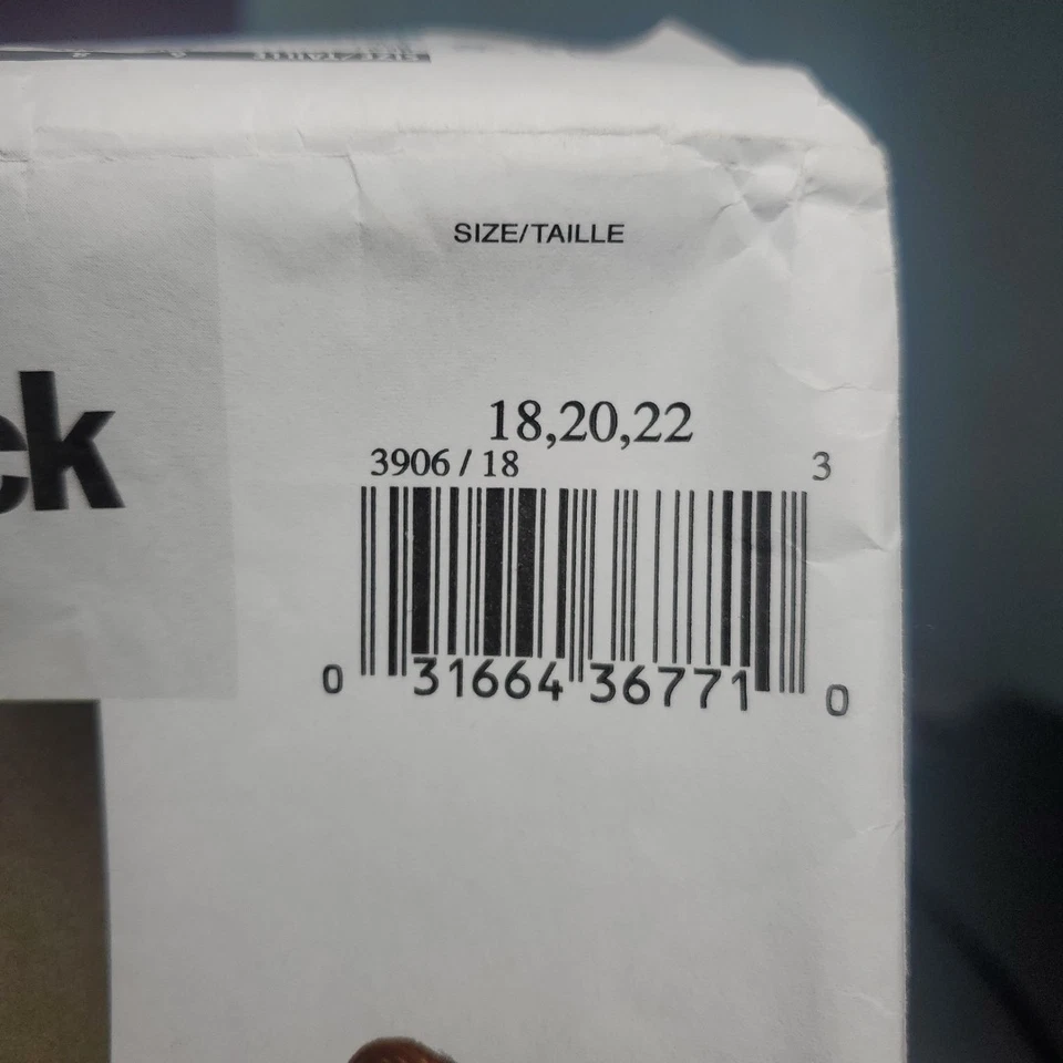 Disfraz Butterick Costura Patrón 3906 Talla 18-22 Misses Usado - Hada, Ángel, Bruja Foto 4 de 4