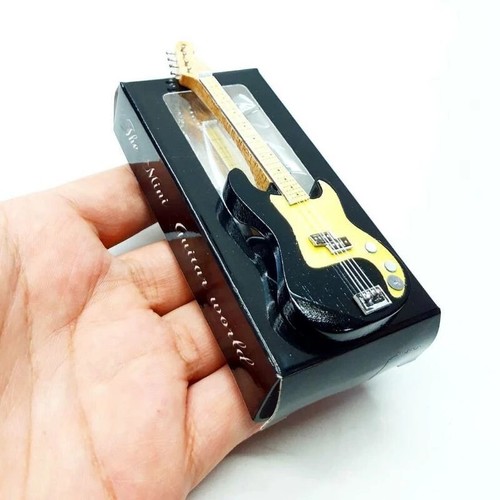 Miniature Bass Guitar Black Goldie Young K Day6 Scale 1/12 #hh - 第 2/5 張圖片