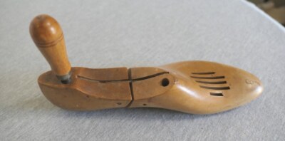 Vintage Miller Trade Mark O.A.M.C.O. USA Oak Wood Shoe Keeper Tree 10.5'' Mark 73